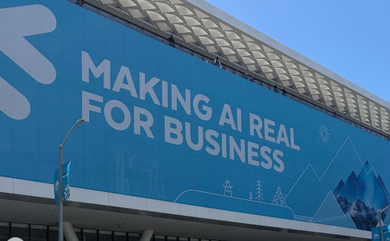 Summit 2026 会场:Making AI Real for Business 主题墙
